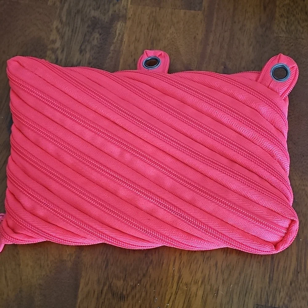 ZIPIT-Kids Hot Pink and White school case. Like new condition